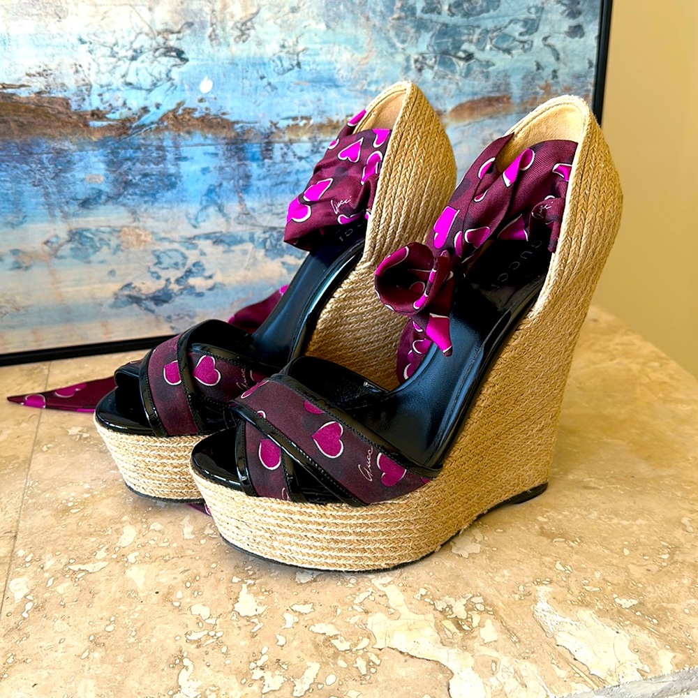 Gucci Satin Printed Wedges